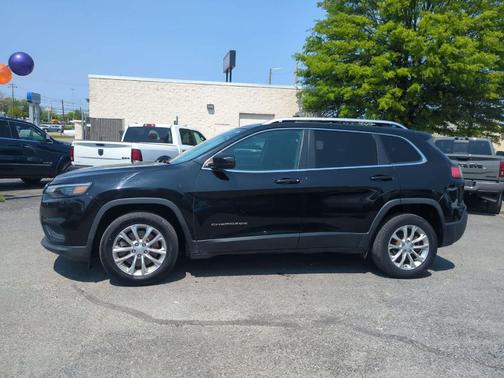 Diamond Black 2019 Jeep Cherokee Latitude