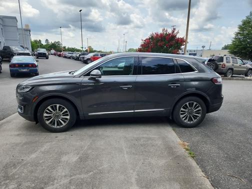 2019 Lincoln Nautilus Select