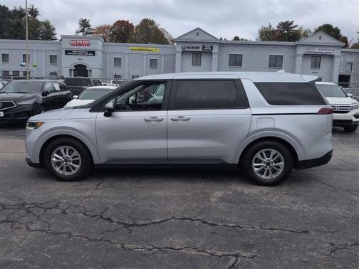 2022 Kia Carnival LXS