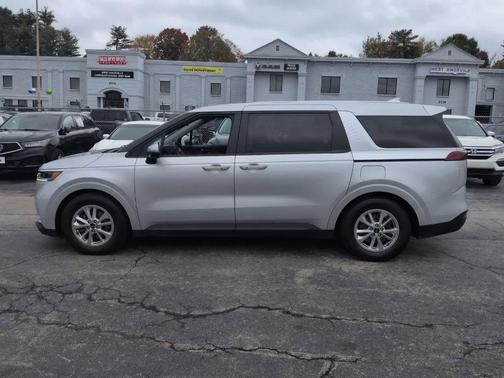 2022 Kia Carnival LXS