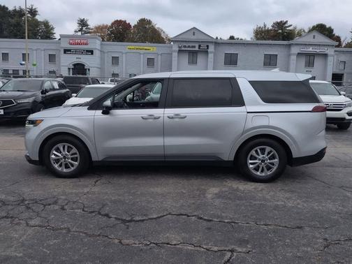 2022 Kia Carnival LXS