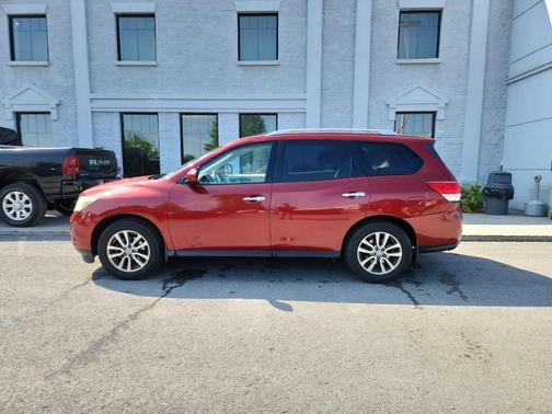 Cayenne Red 2016 Nissan Pathfinder SV