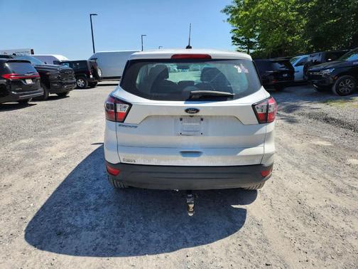 Oxford White 2017 Ford Escape S
