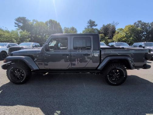 2025 Jeep Gladiator Sport