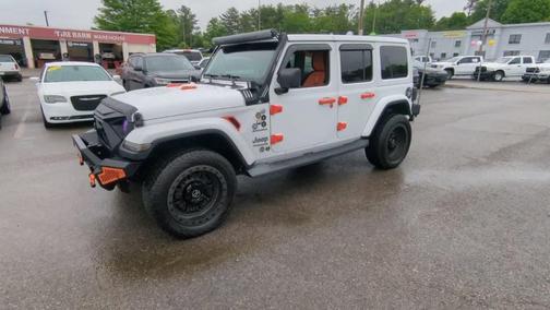 Bright White Clearcoat 2019 Jeep Wrangler Unlimited Sahara