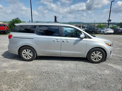 2015 Kia Sedona LX