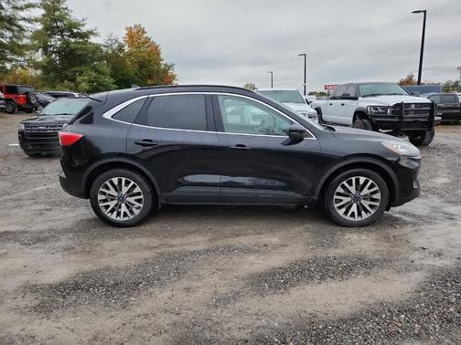 2020 Ford Escape Titanium