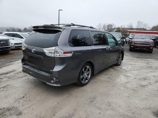 2013 Toyota Sienna SE