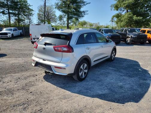 Silky Silver 2019 Kia Niro EX