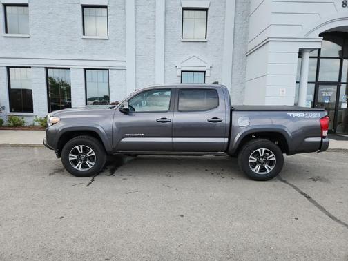 Magnetic Gray Metallic 2017 Toyota Tacoma TRD Sport