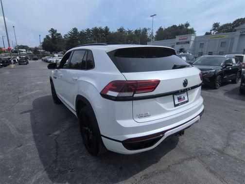 2023 Volkswagen Atlas Cross Sport 3.6 V6 SEL R-Line Black