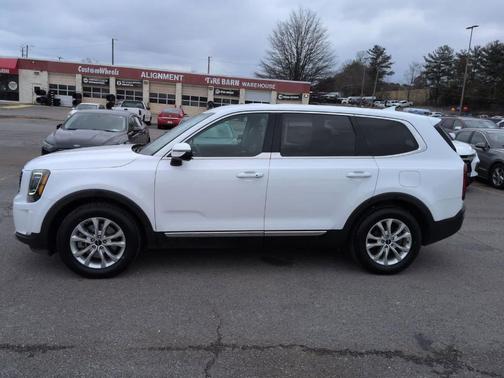 Glacial White Pearl 2022 Kia Telluride LX