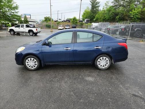2013 Nissan Versa 1.6 SV
