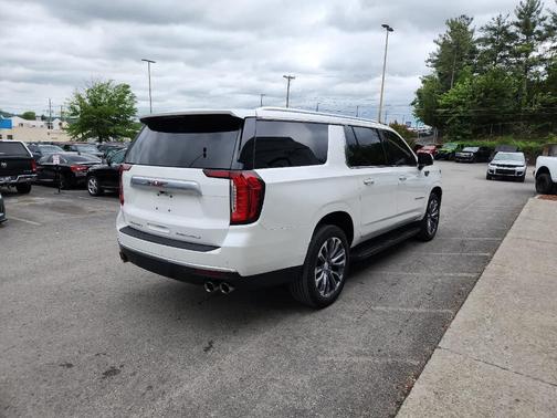 White Frost Tri-Coat 2022 GMC Yukon XL Denali
