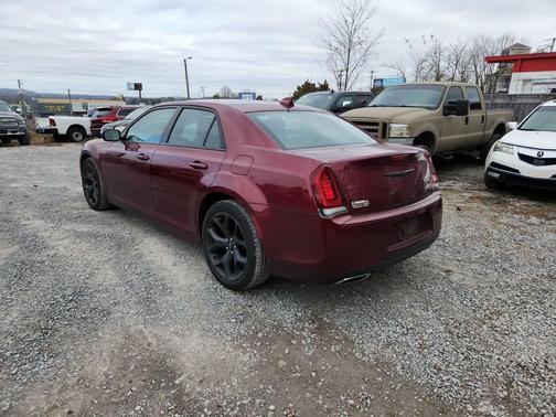 2021 Chrysler 300 Touring