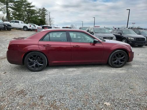 2021 Chrysler 300 Touring