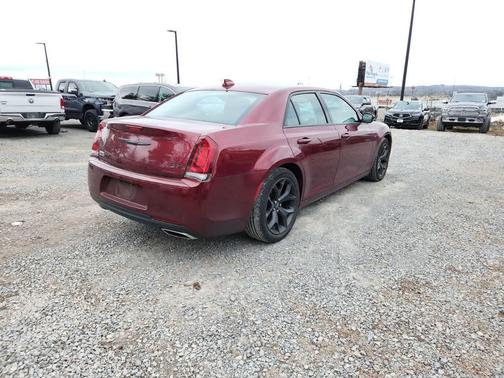 2021 Chrysler 300 Touring