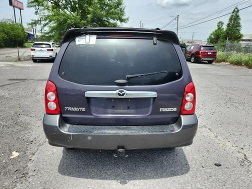 2005 Mazda Tribute s