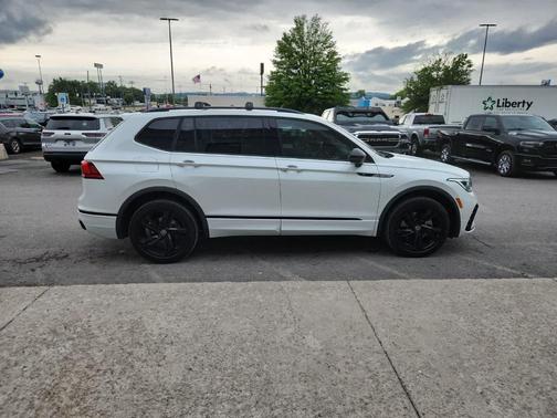 Opal White Pearl Effect 2023 Volkswagen Tiguan 2.0T SE R-Line Black