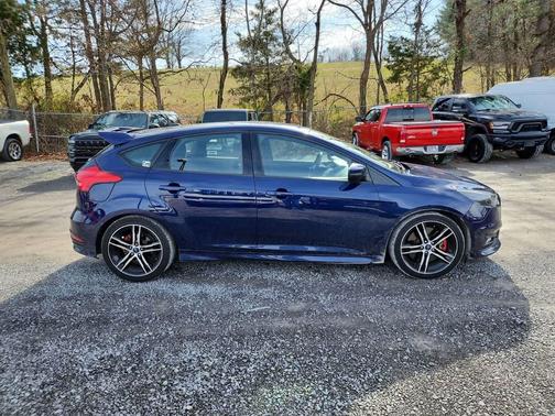2017 Ford Focus ST Base