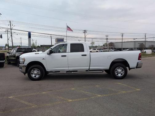 Bright White Clearcoat 2024 RAM 3500 Tradesman