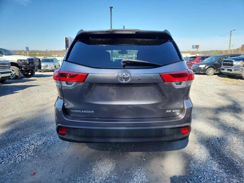 2017 Toyota Highlander SE