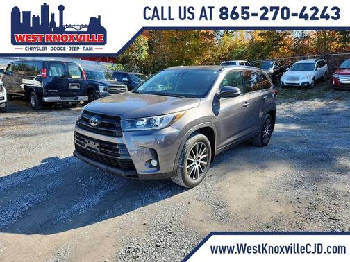 2017 Toyota Highlander SE