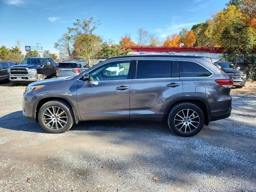 2017 Toyota Highlander SE