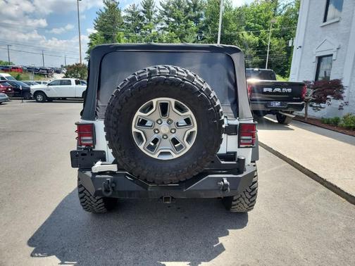 Bright White Clearcoat 2016 Jeep Wrangler Rubicon