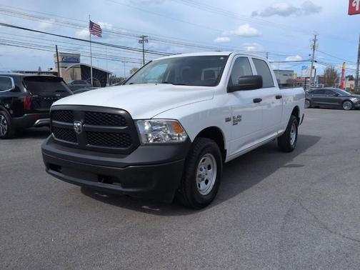 Bright White Clearcoat 2022 RAM 1500 Classic Tradesman