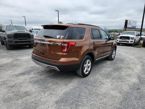 Canyon Ridge Metallic 2017 Ford Explorer XLT