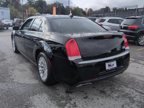 2019 Chrysler 300 Touring L