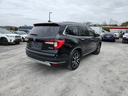 Crystal Black Pearl 2020 Honda Pilot Touring 7-Passenger