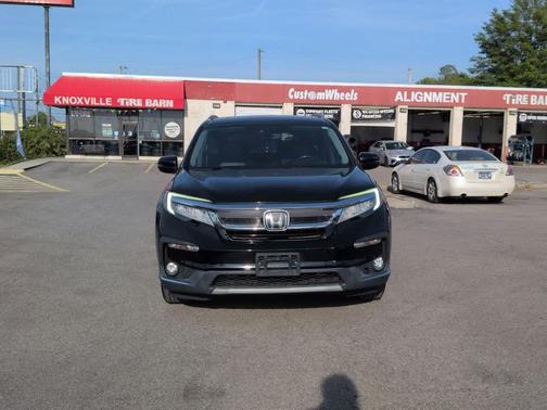 Crystal Black Pearl 2020 Honda Pilot Touring 7-Passenger