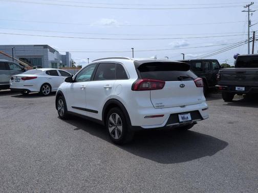 Snow White Pearl 2019 Kia Niro EX