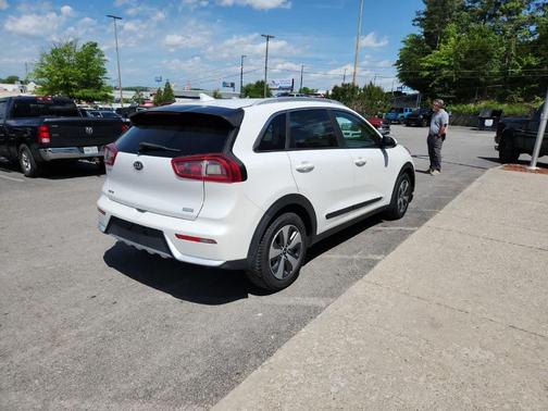 Snow White Pearl 2019 Kia Niro EX