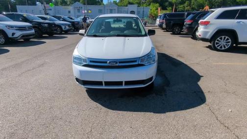 White 2008 Ford Focus SE