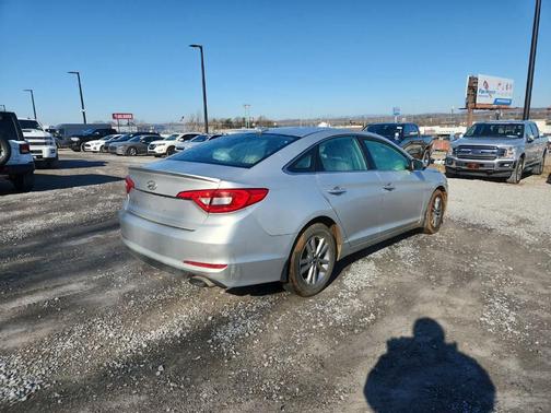 2016 Hyundai SONATA SE