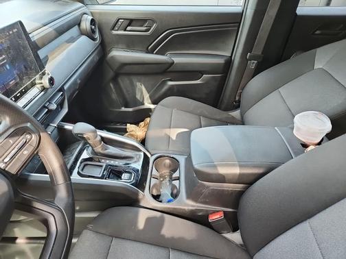 2024 Chevrolet Colorado WT