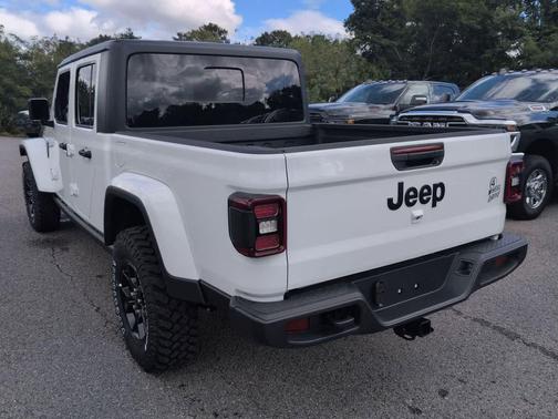 2025 Jeep Gladiator Sport