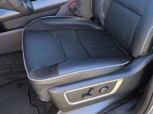 Billet Silver Metallic Clearcoat 2026 RAM 1500 Laramie