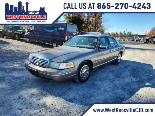 2001 Ford Crown Victoria Base