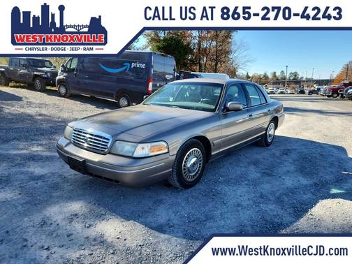 2001 Ford Crown Victoria Base