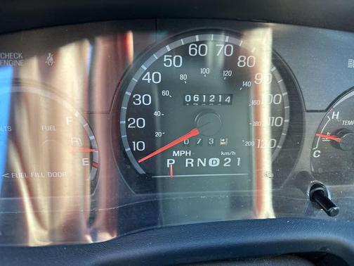 2001 Ford Crown Victoria Base