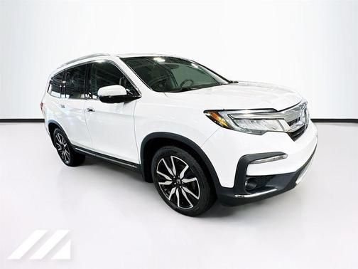 Platinum White Pearl 2022 Honda Pilot Touring 7-Passenger