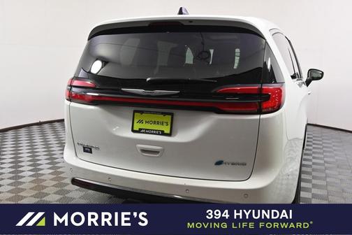 2023 Chrysler Pacifica Hybrid Limited