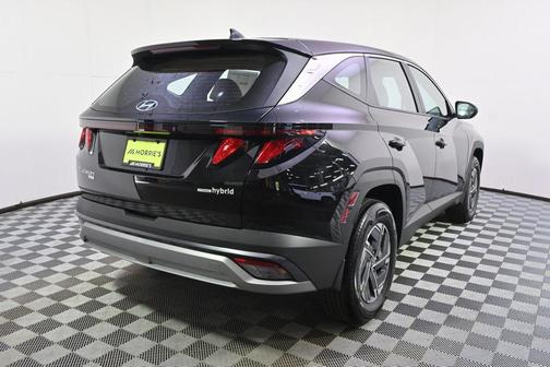 Ash 2026 Hyundai TUCSON Hybrid Blue SE