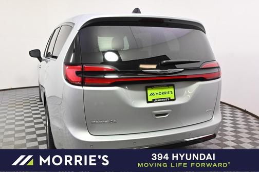 2023 Chrysler Pacifica Touring-L