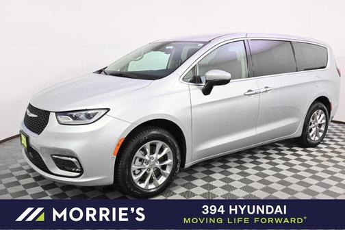 2023 Chrysler Pacifica Touring-L