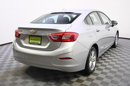 Silver Ice Metallic 2017 Chevrolet Cruze LT